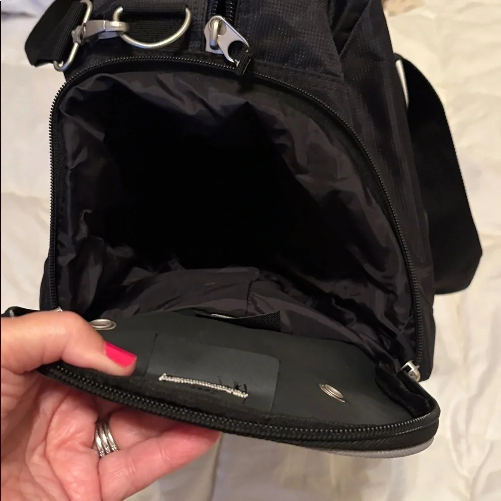 OGIO LARGE DUFFEL BAG GYM BAG TRAVEL BAG NEW
